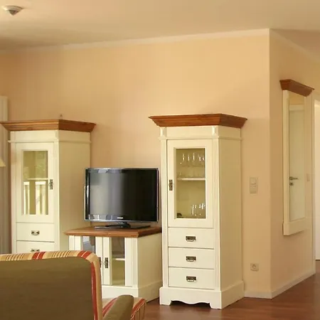 Ξενοδοχείο με διαμερίσματα Saatmann Garni 3*