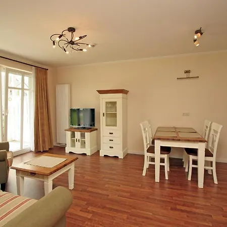 Hotel apartamentowy Saatmann Garni Ahrenshoop
